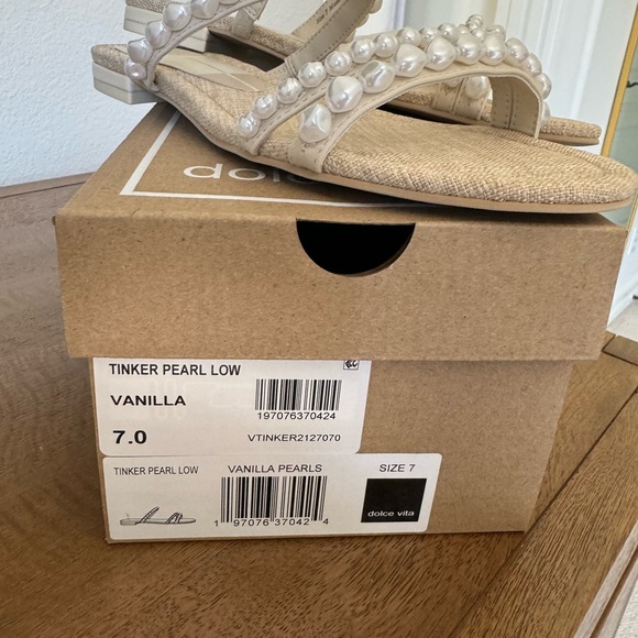 Dolce Vita Tinker Pearl Sandals (7) - Picture 5 of 6